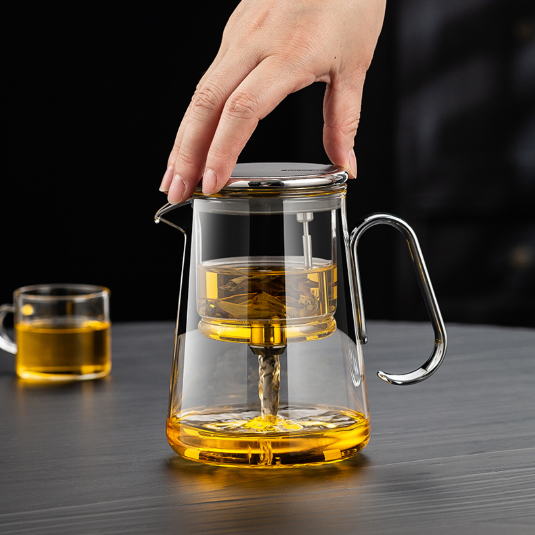 Filtering loose-leaf tea 